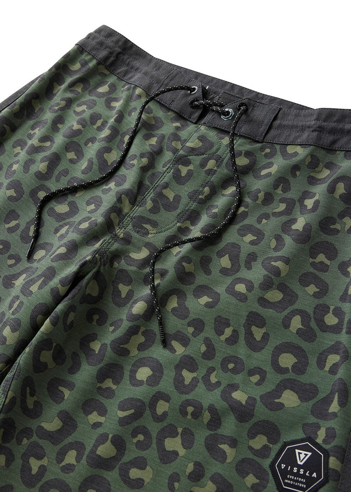 Big Cat 18" Boys Boardshort