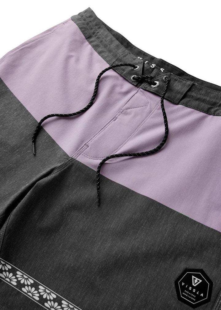 Four Doors 17.5" Boardshort