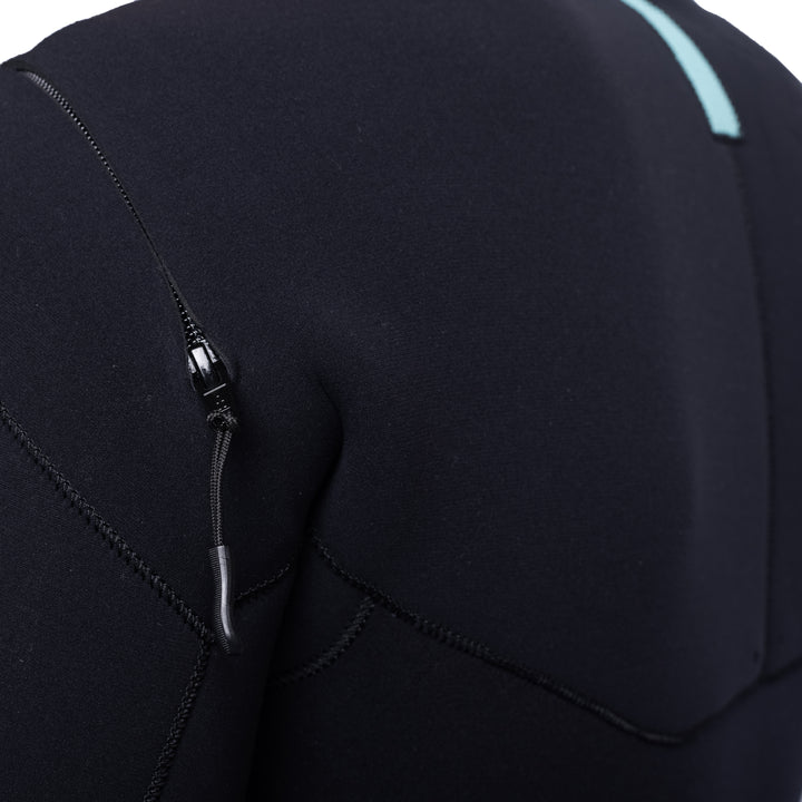 Vissla X Axxe Men's 3-3 U Zip Full Suit. Close Up Back Shoulder Zipper  View.